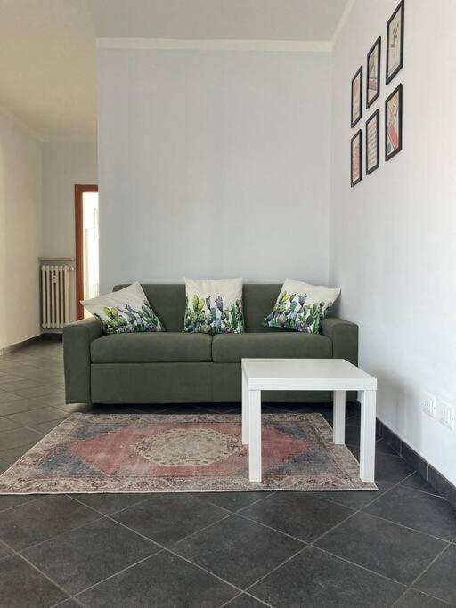 Appartamento Borgo Rane Alba  Exterior photo